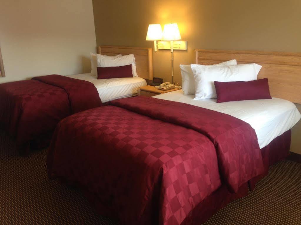 ג'אנקשן סיטי Deluxe Inn & Suites מראה חיצוני תמונה